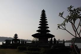 Read more about the article Keindahan Alam di Danau Beratan Bedugul Bali yang Mengagumkan