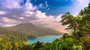 Read more about the article Bersantai di Anjungan Wanagiri dengan Pemandangan Danau Buyan yang Menyegarkan