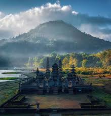 Read more about the article Kisah di Balik Kemegahan Pura Ulun Danu Bratan