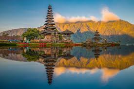Read more about the article Danau Beratan dan Pura Ulun Danu Bratan: Surga Tersembunyi di Bali