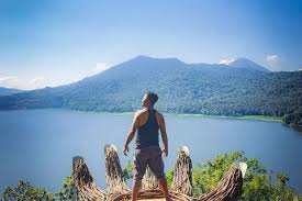 Read more about the article Anjungan Wanagiri: Tempat Sempurna untuk Menikmati Alam di Danau Buyan